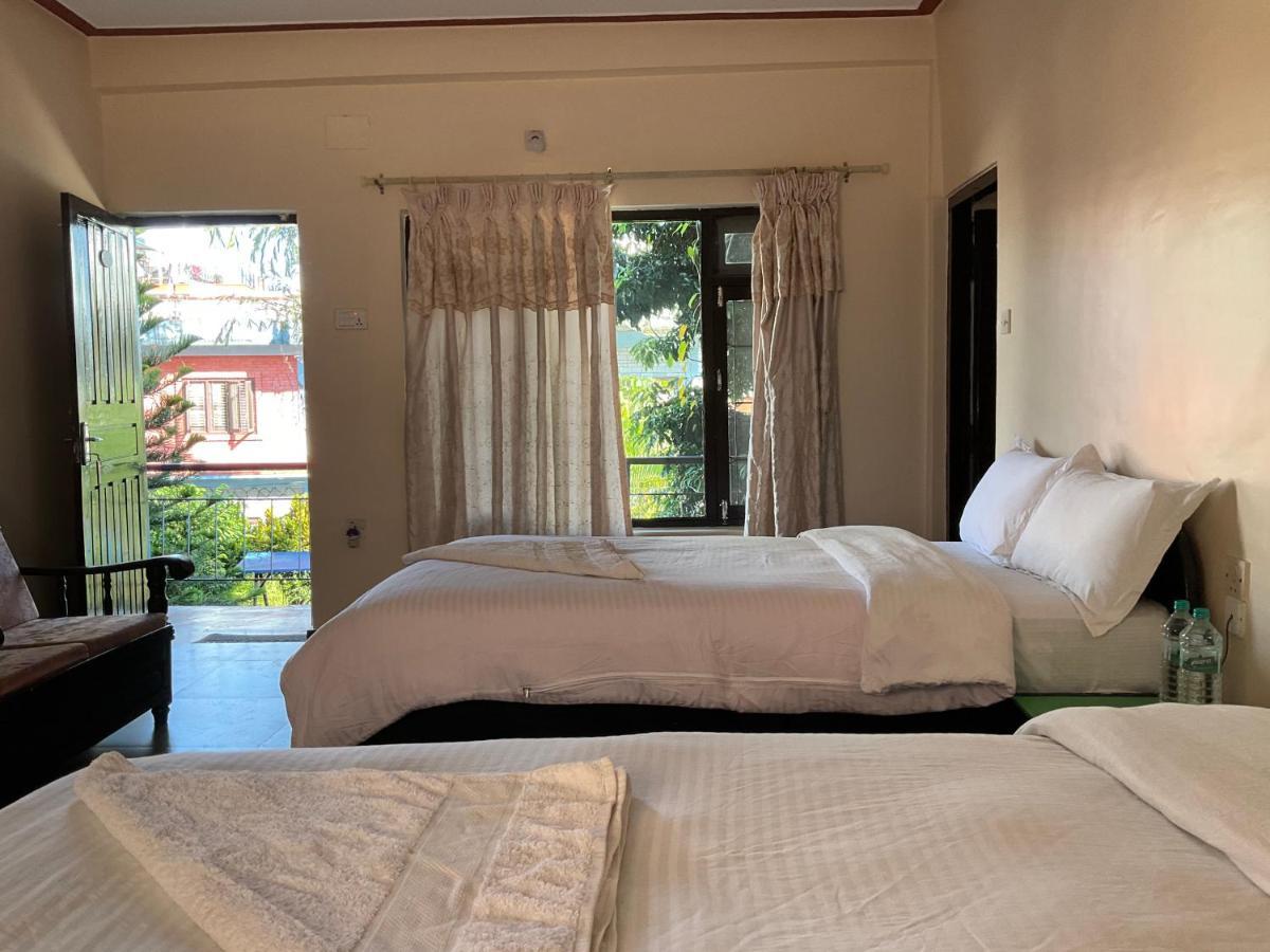 Trekkers Lodge Pokhara Esterno foto