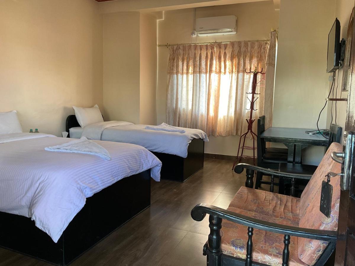 Trekkers Lodge Pokhara Esterno foto