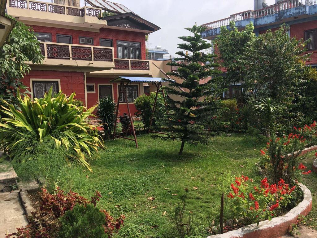 Trekkers Lodge Pokhara Esterno foto