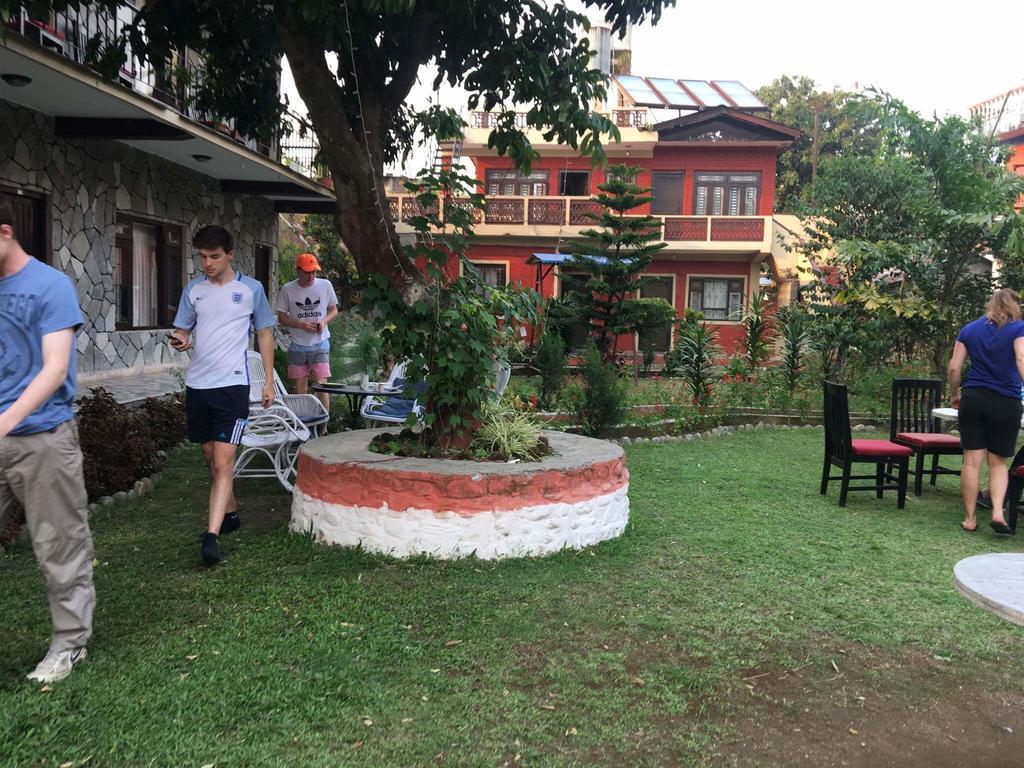 Trekkers Lodge Pokhara Esterno foto