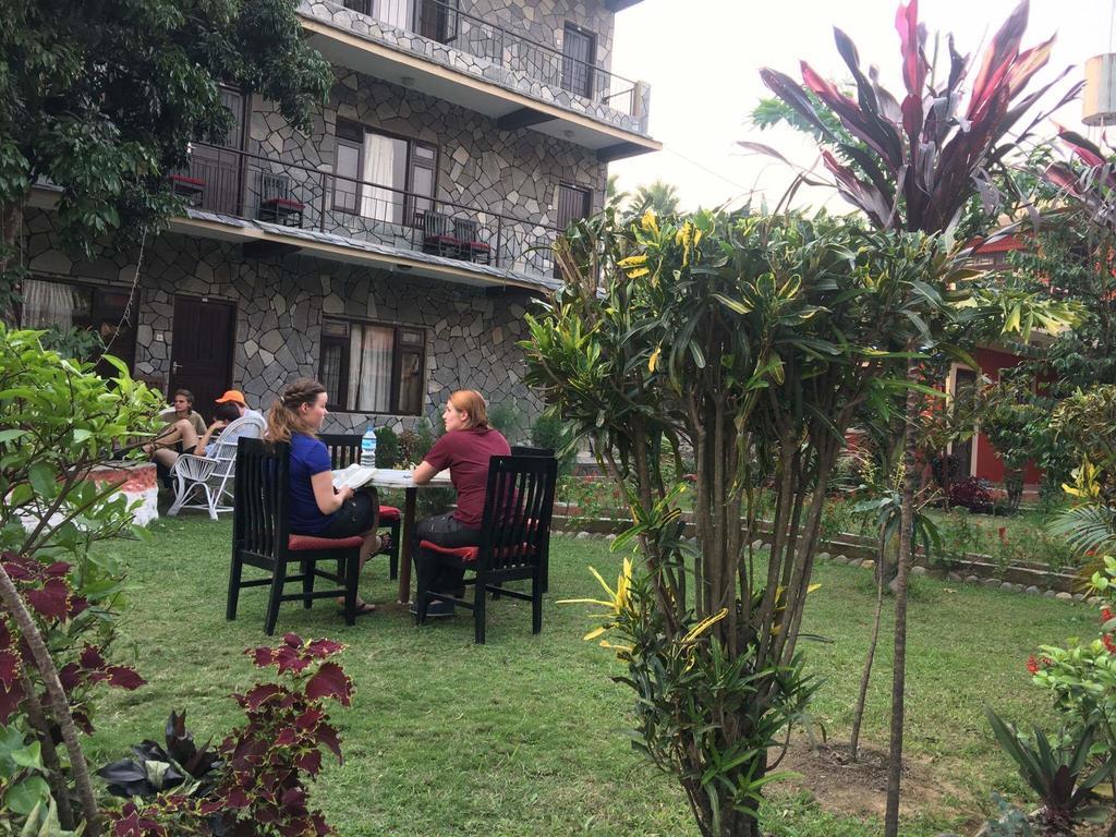 Trekkers Lodge Pokhara Esterno foto