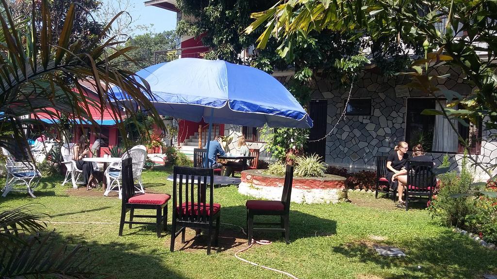 Trekkers Lodge Pokhara Esterno foto