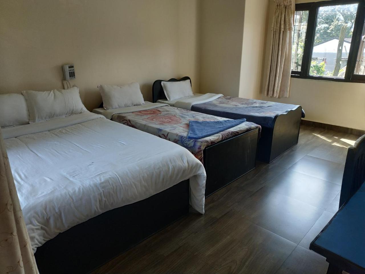 Trekkers Lodge Pokhara Esterno foto