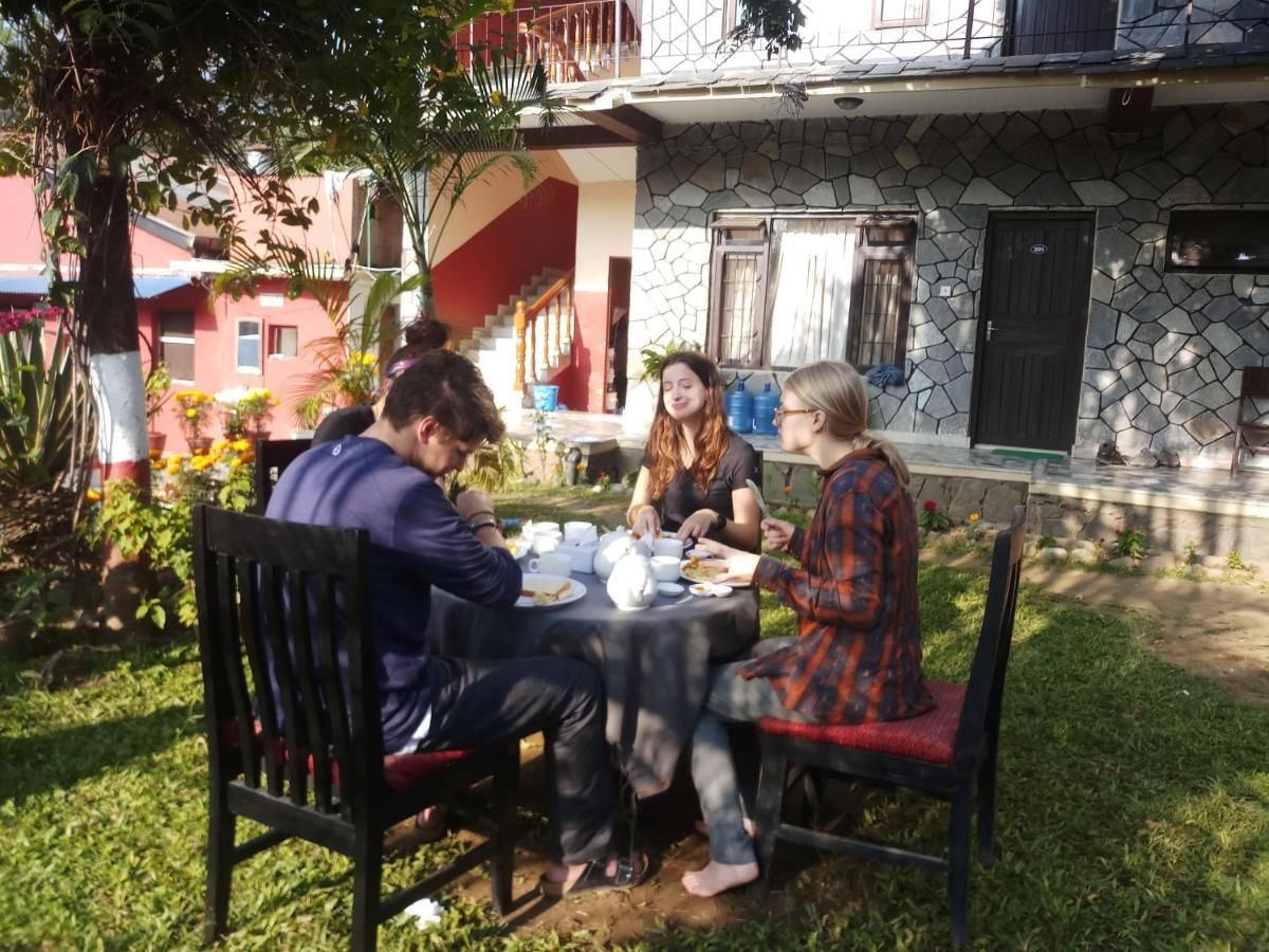 Trekkers Lodge Pokhara Esterno foto